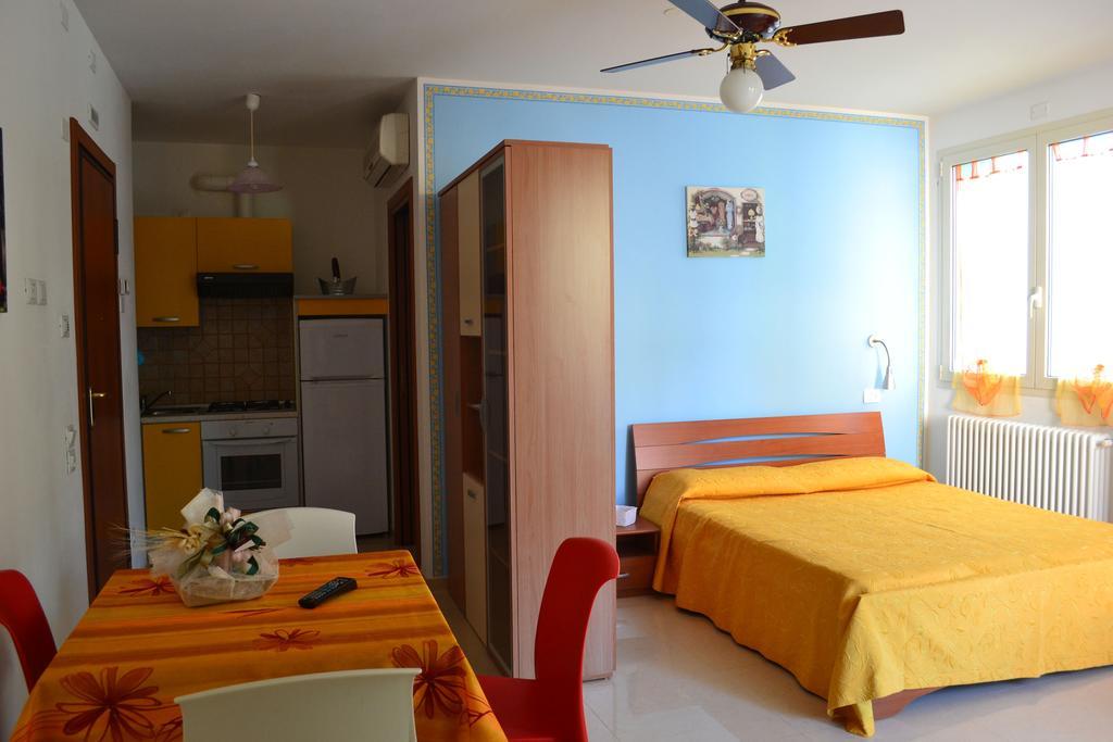 Residence Blu Marine Rimini Room photo