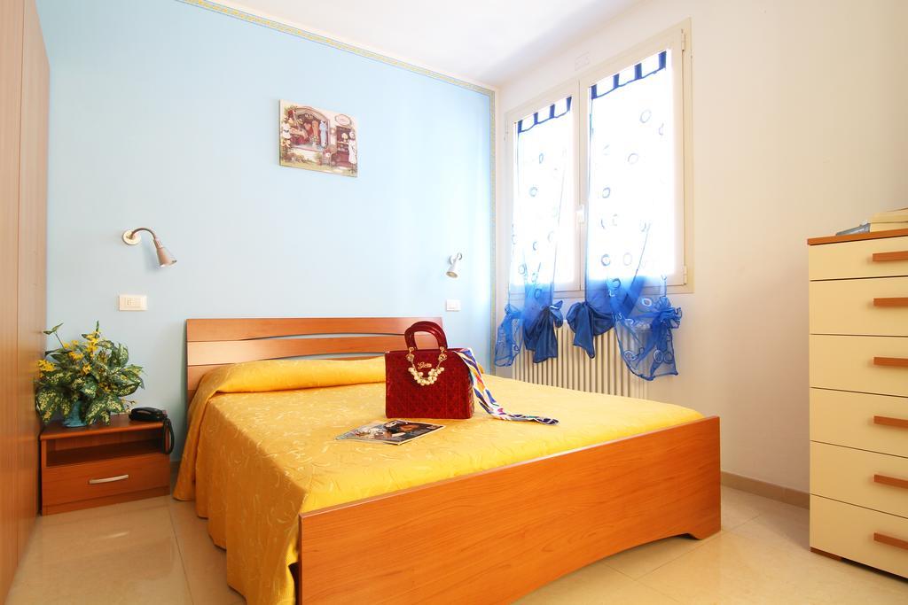 Residence Blu Marine Rimini Room photo